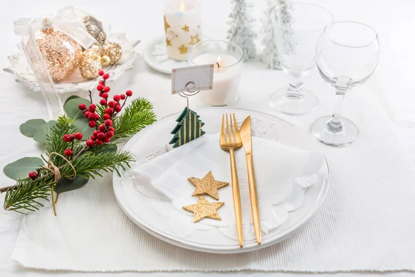 Apparecchiare Tavola Natale Con Posate Tono Bianco — Foto Stock