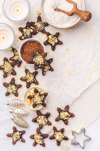 Weihnachtsbacken Hausgemachte Schokoladenplätzchen Mit Streusel Und Backzutaten — Stockfoto