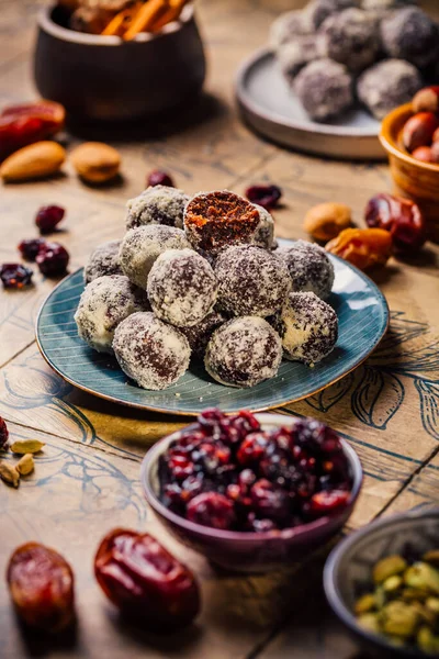 Energy Vegane Bällchen Rohes Dessert Glückskugeln Zuckerfreie Bonbons Mit Zutaten — Stockfoto