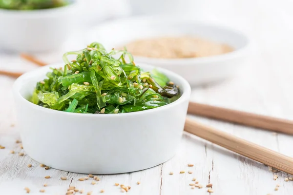 Wakame Seaweed Salad Sesame Seeds Traditional Japanese Food — Foto de Stock