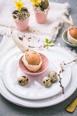 Easter plate setting, Easter dining table