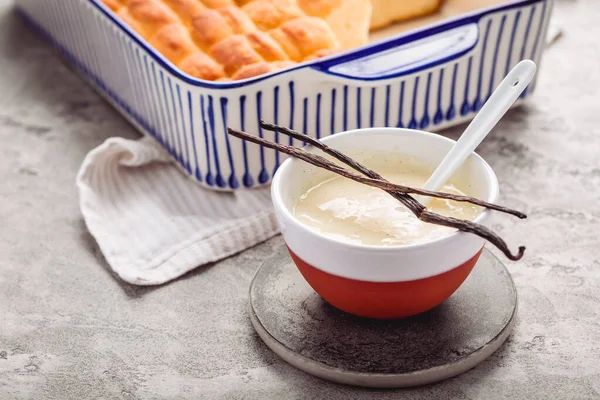 Buchteln Sweet Rolls Made Yeast Dough Milk Butter Served Vanilla — Φωτογραφία Αρχείου