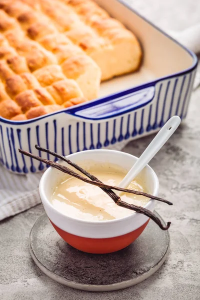 Buchteln Sweet Rolls Made Yeast Dough Milk Butter Served Vanilla — Fotografia de Stock