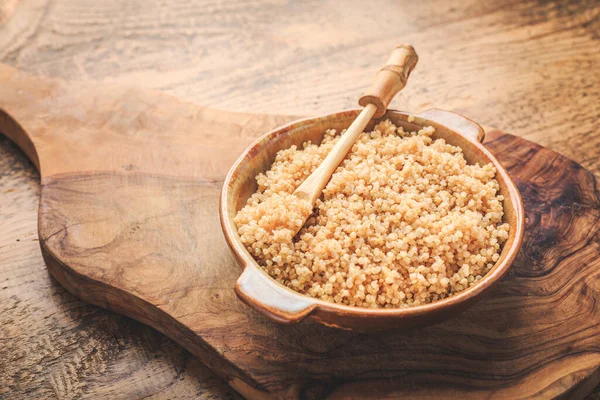 Friska Färgglada Kokta Quinoa Superfood Glutenfri Mat Trä Bakgrund — Stockfoto