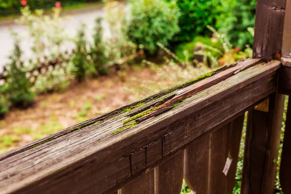 Old Wooden Terrace Damaged Old Wooden Railing Garden Weather Related — Stock Photo, Image