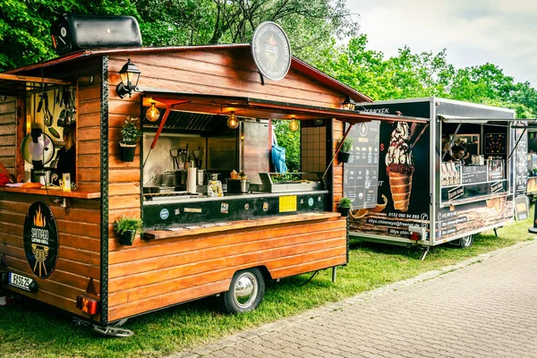 Hockenheim Tyskland Street Food Festival Med Food Trucks Människor Som — Stockfoto