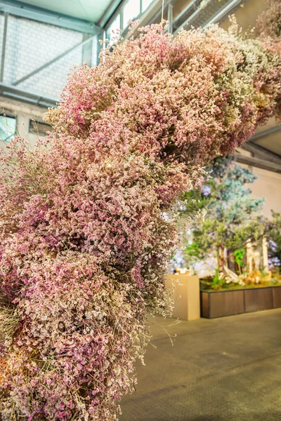 Schöne Blumendekoration Einer Halle — Stockfoto