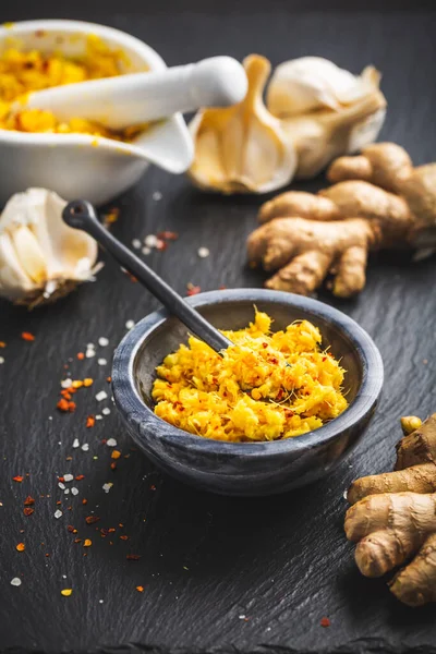 Homemade Fresh Ginger Garlic Paste Adrak Lahsun Puree Ingredients — Stock Photo, Image