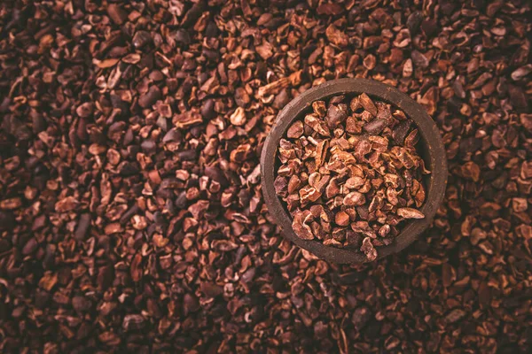 Organiczne Szczypce Kakao Małej Misce — Zdjęcie stockowe