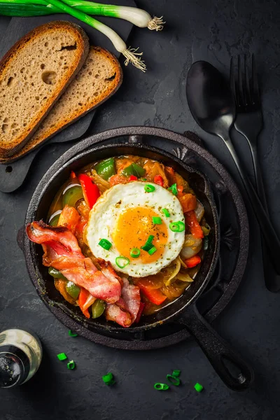 Letscho Tasty Hungarian Vegetable Stew Peppers Tomatoes Onions Served Bacon — Stock Photo, Image