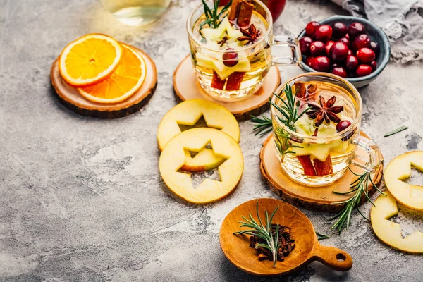Delicious White Mulled Wine Apples Cranberries Spices — Stock Photo, Image