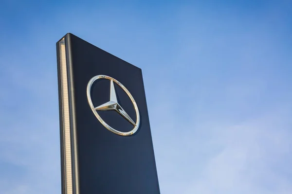 Hockenheim Germany December 2023 Mercedes Benz Logo Sign German Automotive — Stock Photo, Image