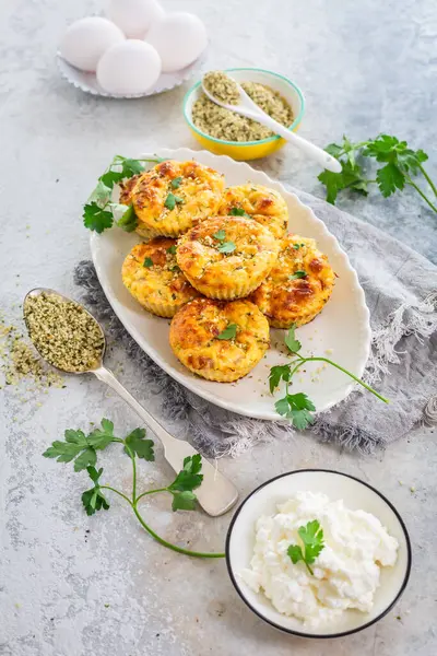 Huevo Casero Muffins Calabacín Con Queso Feta Calabacín Salado Con Imagen De Stock