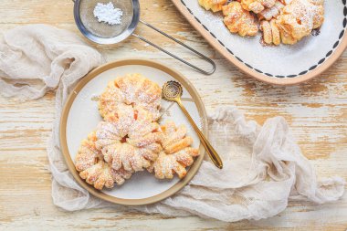 Ev yapımı küçük tatlılar, tatlı tatlılar.