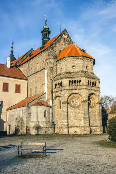 Trebiç 'teki Aziz Procopius Bazilikası, 1240 yılında inşa edildi, UNESCO Dünya Mirası Alanı Çek Cumhuriyeti, Romanesk-Gotik Hıristiyan kilisesi ve manastırı