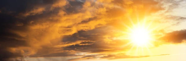Захід Сонця Небі Хмарами — стокове фото