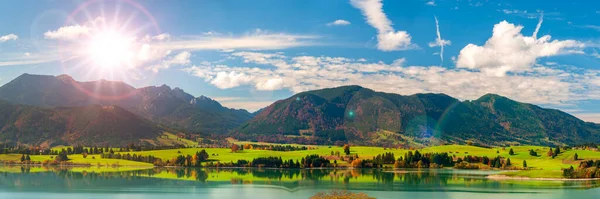 Paesaggio Panoramico Con Lago Aund Catena Montuosa Contro Cielo Con — Foto Stock