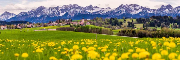 Vista Panoramica Sul Paesaggio Rurale Con Catena Montuosa Primavera — Foto Stock