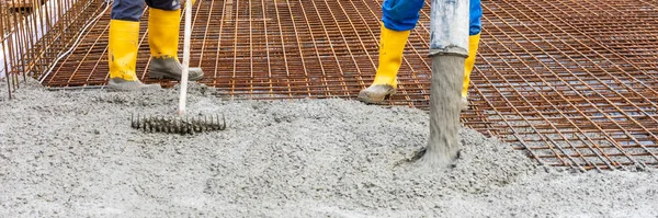 Workers Concreting Foundation House — Stock Photo, Image