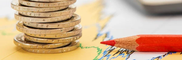 Affari Finanza Economia Con Monete Euro Calcolatrice Grafico — Foto Stock