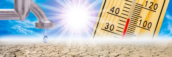 Thermometer Shows High Temperature Summer Heat Dryness Lack Water Field — Stock Photo, Image