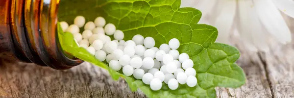 Homeopatická Alternativní Medicína Bylinnými Pilulkami Stock Obrázky