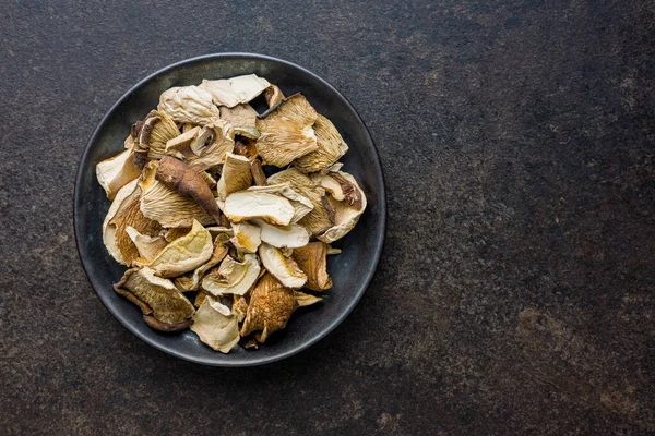Sliced Dried Mushrooms Plate Top View — Stock Photo, Image
