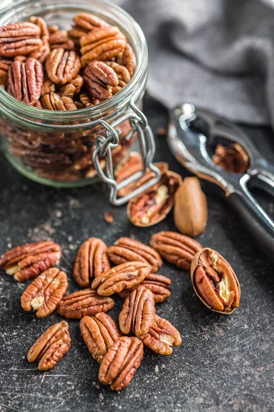 Peeled Pecan Nuts Kitchen Table — Foto Stock