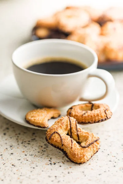 Verschiedene Kekse Süße Kekse Und Kaffeetasse — Stockfoto