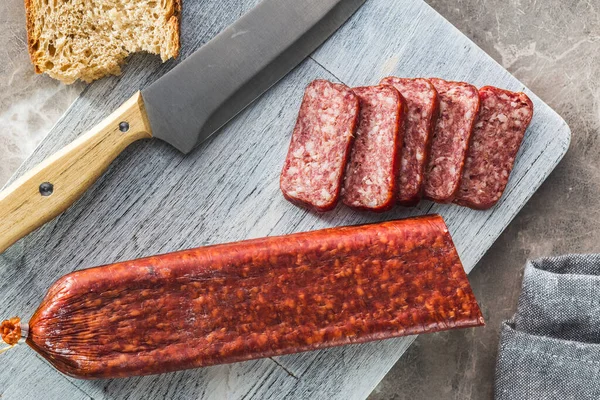 Smoked Sausage Sliced Salami Cutting Board Top View — Stock Photo, Image