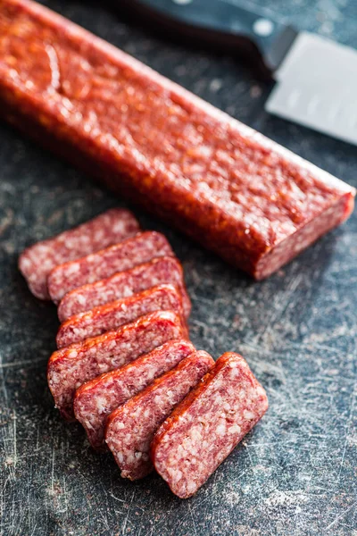 Smoked Sausage Sliced Salami Black Table — Stock Photo, Image