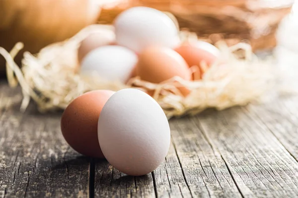 Huevos Pollo Enteros Mesa Madera —  Fotos de Stock