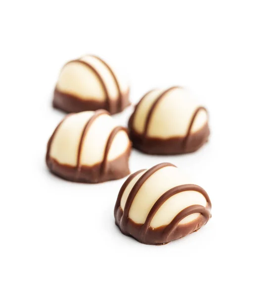 Doces Pralinés Chocolate Trufas Chocolate Saborosas Isoladas Fundo Branco — Fotografia de Stock