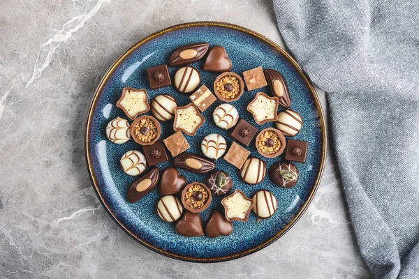 Sweet Chocolate Pralines Tasty Chocolate Truffles Plate Top View — Stock Photo, Image