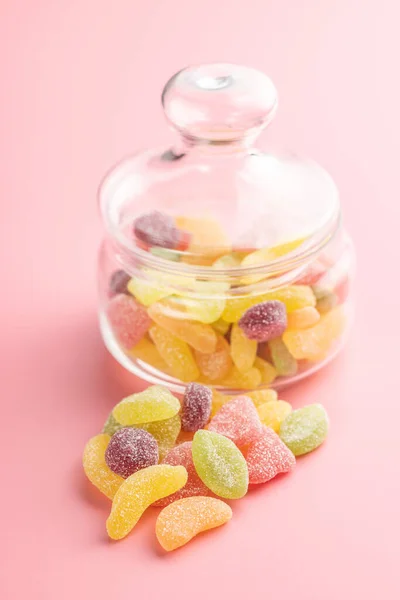 Keveréke Gyümölcsös Zselés Cukorka Rózsaszín Háttér — Stock Fotó