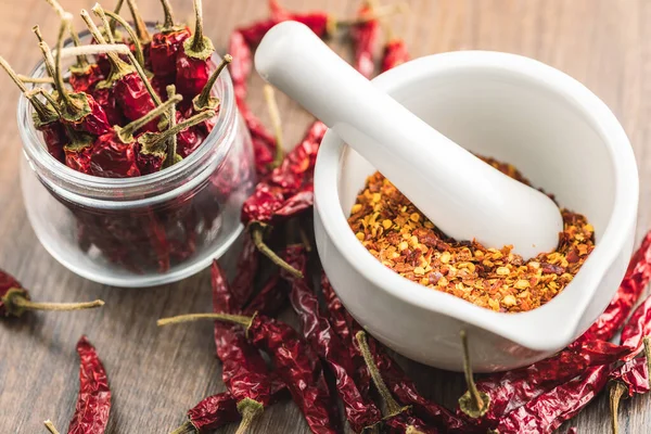 Crushed Whole Chili Peppers Mortar — Stock Photo, Image