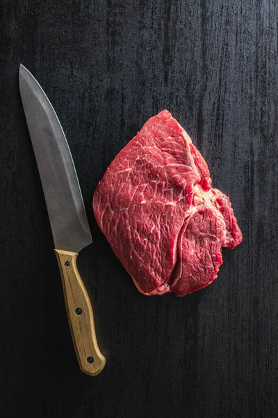 Rauwe Filet Biefstuk Vlees Zwarte Tafel Bovenaanzicht — Stockfoto
