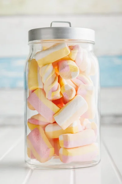 Sweet Colorful Marshmallows Jar White Kitchen Table — Stock Photo, Image
