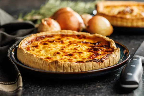 Traditional French Pie Quiche Lorraine Kitchen Table — Stock Photo, Image