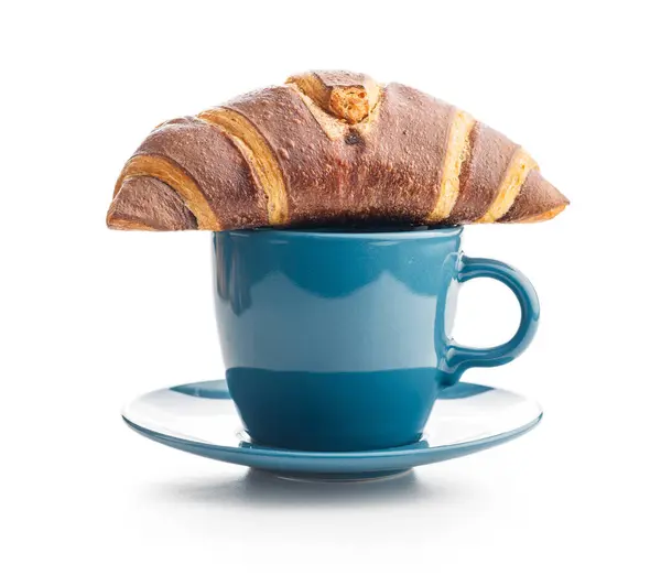 Frisches Schoko Croissant Mit Einer Tasse Kaffee Auf Weißem Hintergrund Stockbild