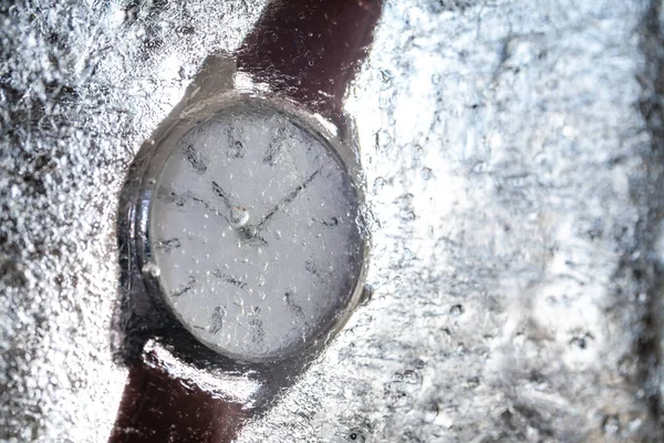 Frozen Time Concept Analogue Watch Freezing Ice — Foto Stock