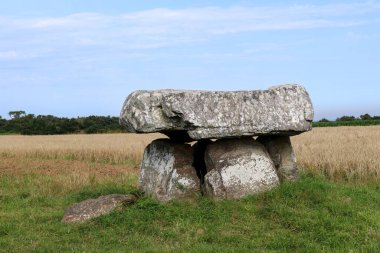 Menez Lie Dolmenleri, Fransa 'nın tarihi anıtı, Saint-Nic, Brittany, Fransa