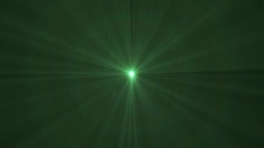 Işınlar ile parlayan yeşil ışık, soyut arkaplan, ışık etkisi