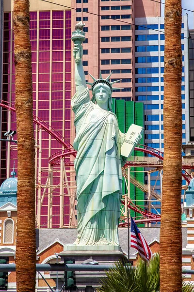 Las Vegas Usa April 2012 Replica Statue Liberty Facade New — Stock Photo, Image