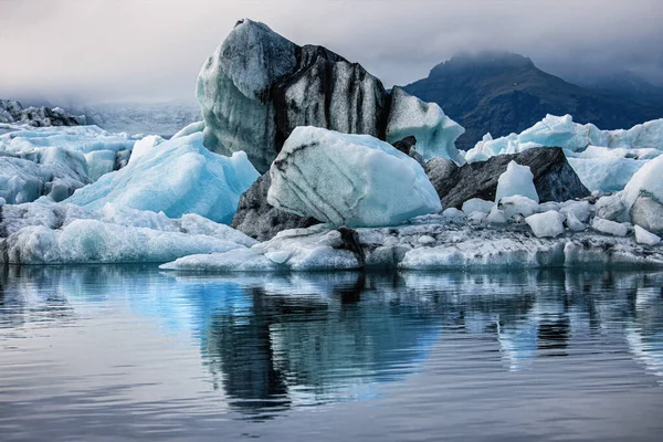 Αφηρημένα Σχήματα Μπλε Παγόβουνων Στην Παγωμένη Λιμνοθάλασσα Jokulsarlon Νότια Ισλανδία — Φωτογραφία Αρχείου