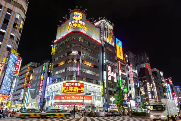 Tokio Japón Junio 2016 Vida Nocturna Shinjuku Este Lugar Ocupado Fotos De Stock Sin Royalties Gratis