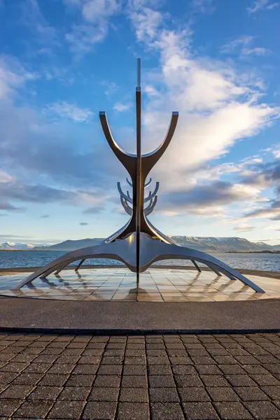 Reykjavik Iceland October 2021 Sun Voyager Modern Sculpture Jon Gunnar Стоковое Изображение