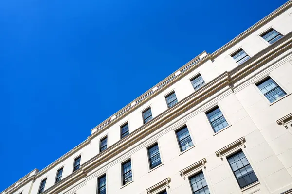 ジョージア建築の詳細と青空 テキストのためのスペース ロンドン ストック写真