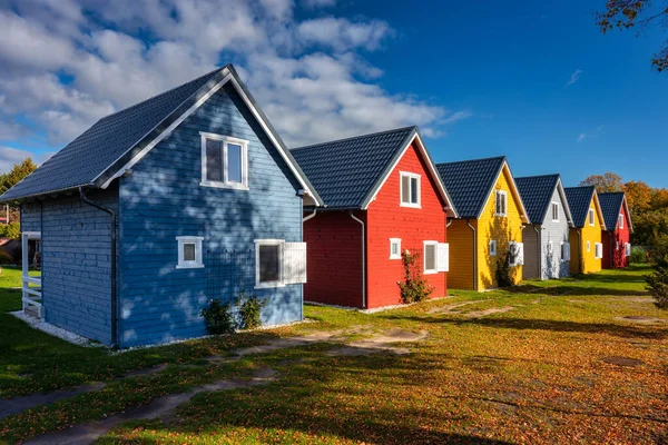 Coloridas Casas Escandinavas Paisaje Otoñal Polonia — Foto de Stock