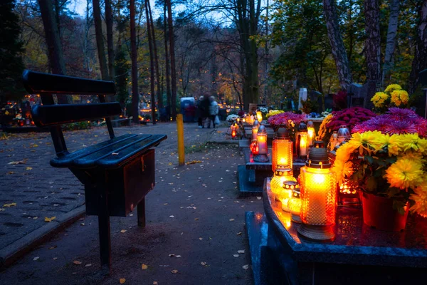 Красочные Свечи Кладбище День Святых Польша — стоковое фото